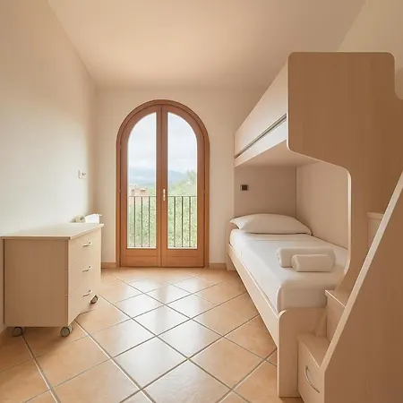 Apartment Elegante Dimora A Murta Maria, Mare A Pochi Passi *